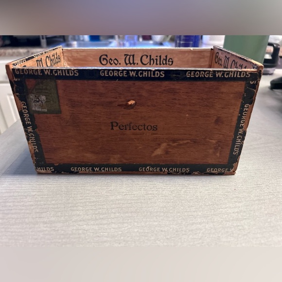 Vintage George W Child's Wooden Cigar Box 2 for 5¢ Factory 117 S.C. Collectors‎ - Picture 6 of 16
